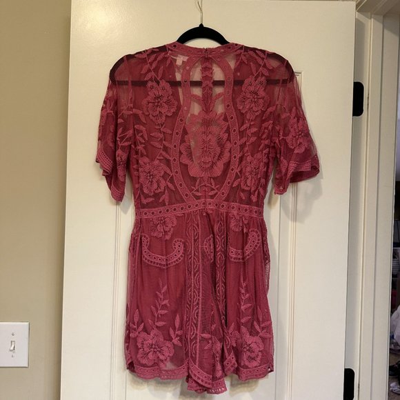 Honey Punch As You Wish Embroidered Lace Romper in Raspberry M - Picture 4 of 4